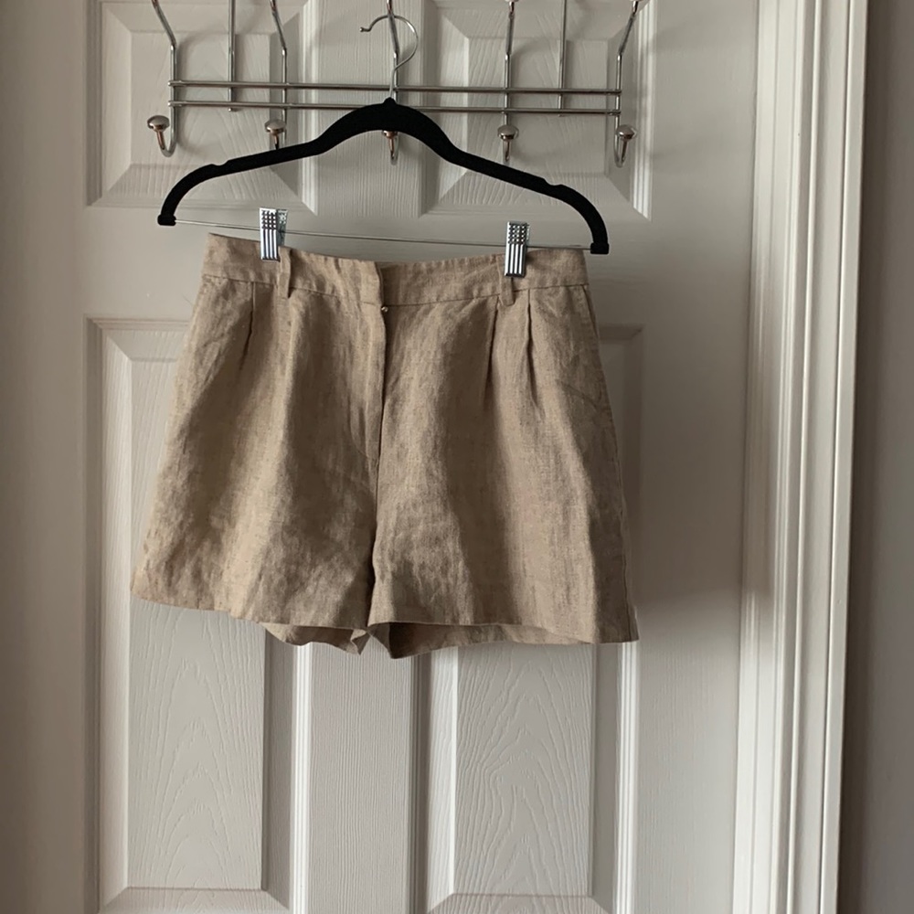 Michael Michael Kors cute dress shorts. Very good condition with no flaws.
